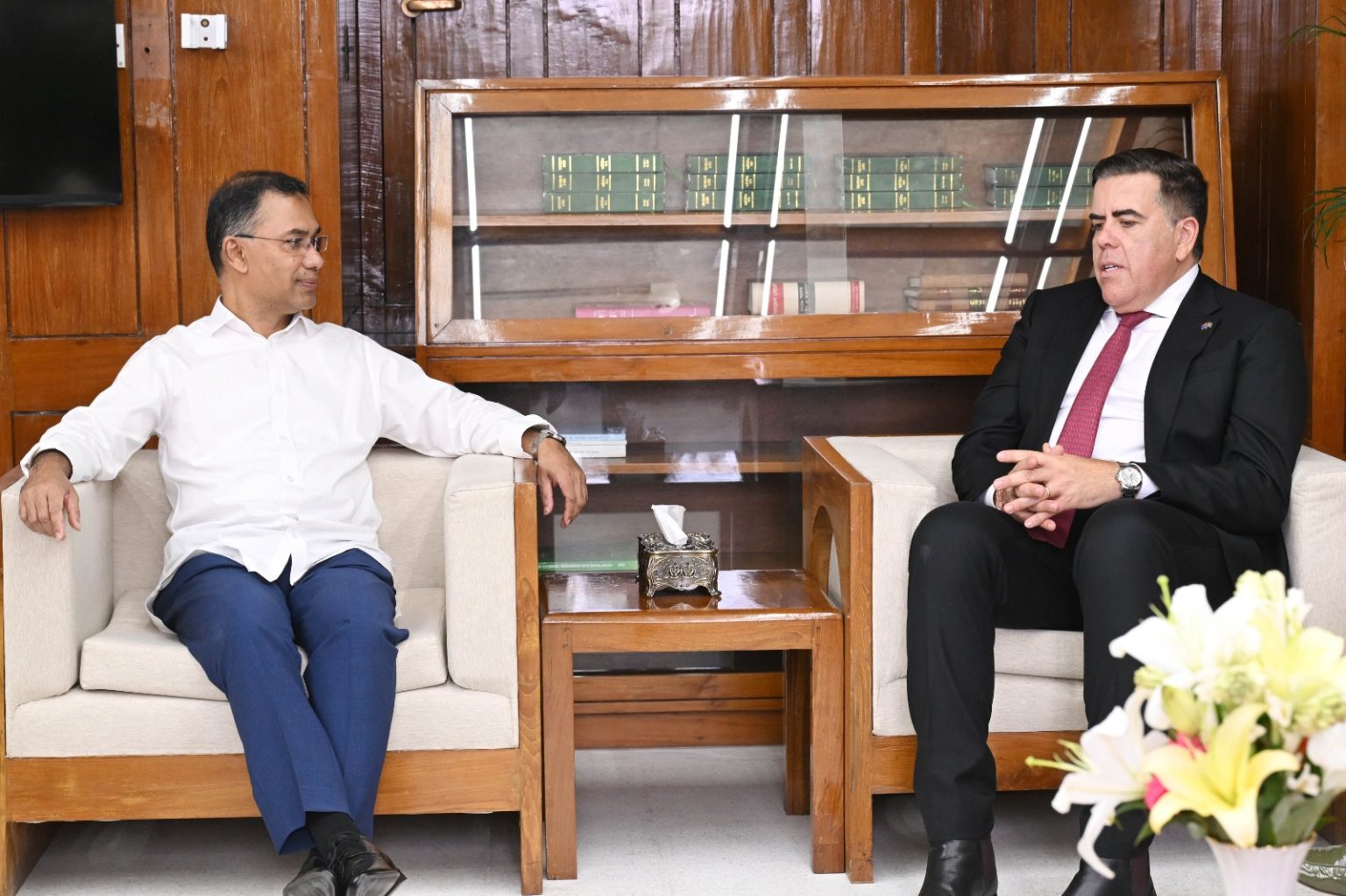 প্রধানমন্ত্রীর সঙ্গে অস্ট্রেলিয়ার সংসদীয় প্রতিনিধি দলের সৌজন্য সাক্ষাৎ