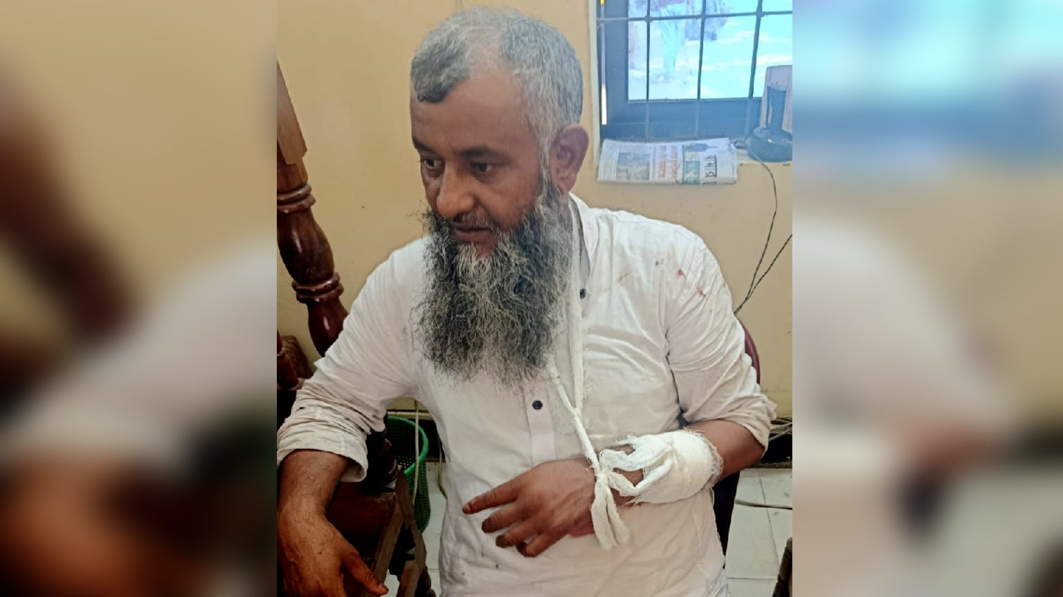 সরকারি জায়গায় দোকান নির্মাণ নিয়ে আ.লীগ-বিএনপি সংঘর্ষ,চেয়ারম্যানসহ গ্রেপ্তার ৩