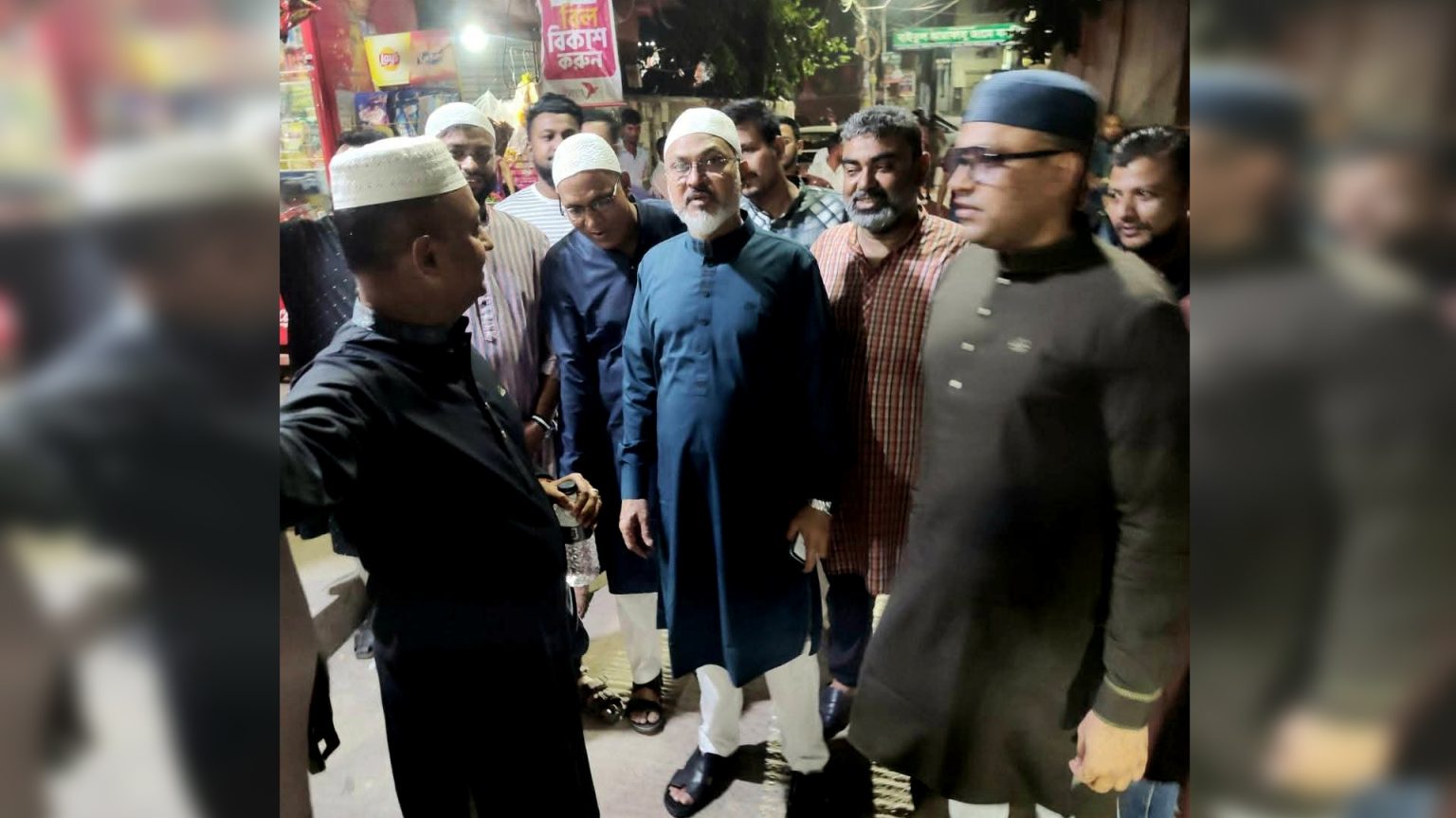 ঢাকা-১৫ আসনে রাস্তা সংস্কার ও জলাবদ্ধতা নিরসনে উদ্যোগ, বাসিন্দাদের আশ্বাস দিলেন ডিএনসিসি প্রশাসক শফিকুল ইসলাম খান মিল্টন