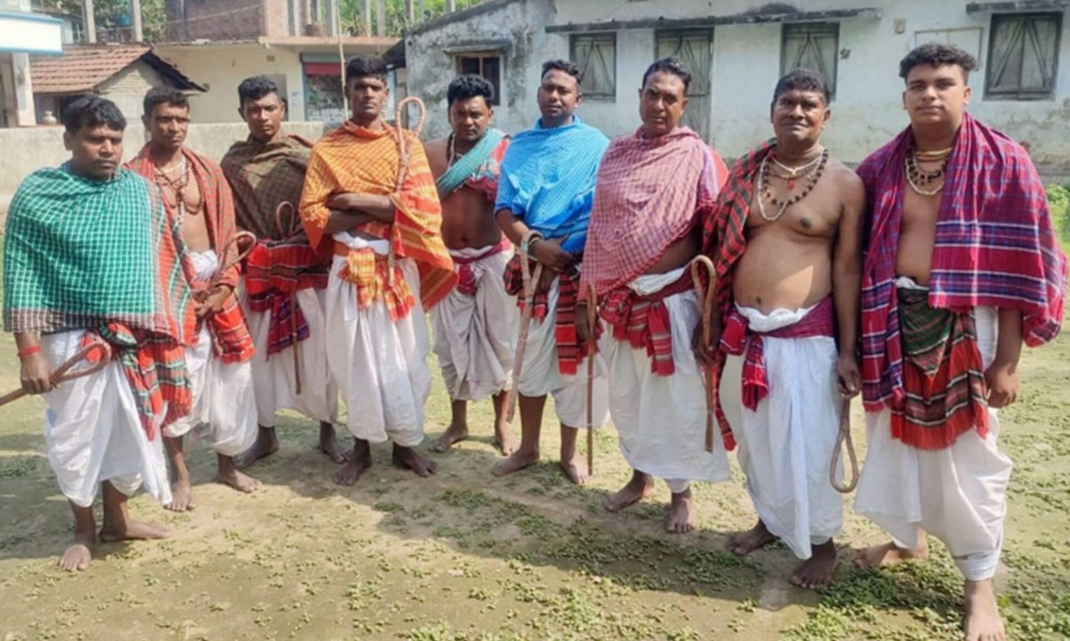 প্রতি বছরের মতো এই বছর ও চড়ক পূজায় পিঠে বড়সি গেঁথে ঘুরবে সাত সন্যাসী