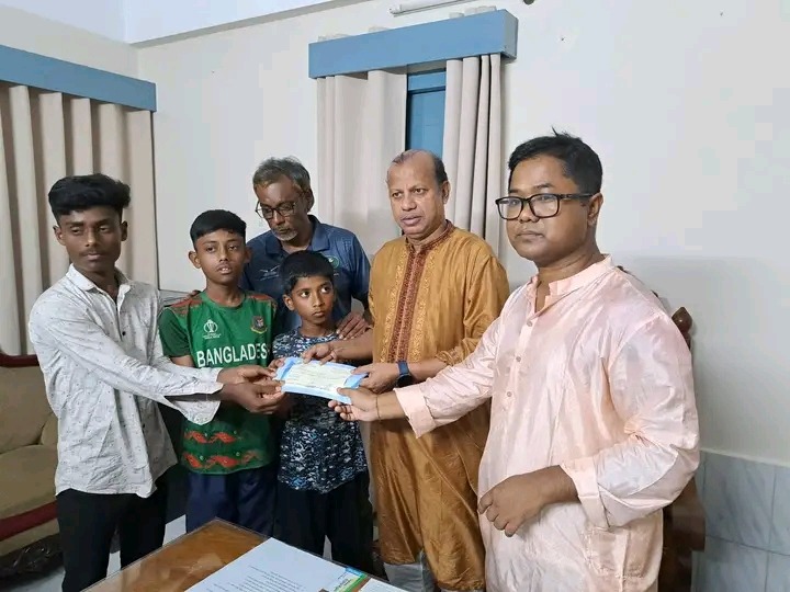 জেলা পরিষদ, শেরপুর কর্তৃক ক্ষুদে ক্রীড়াবিদদের আর্থিক সহযোগিতা প্রদান