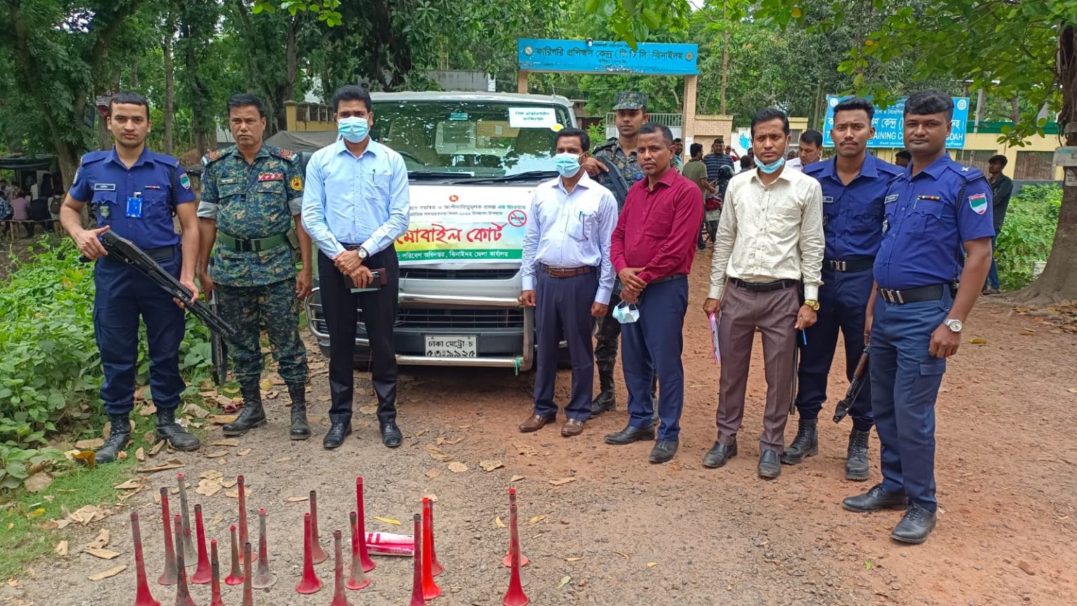 ঝিনাইদহে ভ্রাম্যমাণ আদালতের অভিযানে ১৯টি হাইড্রোলিক হর্ণ জব্দ