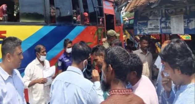 যশোরে ভ্রাম্যমাণ আদালতের সাঁড়াশি অভিযান, চামড়ারহাট ও বাস টার্মিনালে ১৮ হাজার টাকা জরিমানা