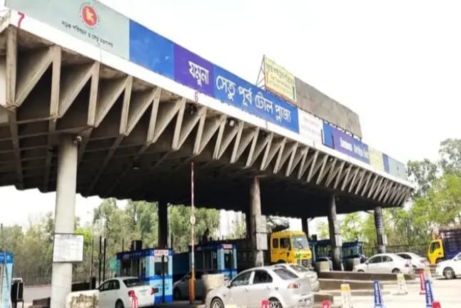 ঈদযাত্রায় যমুনা সেতুতে যানবাহন কমেছে, ২৪ ঘণ্টায় টোল আদায় প্রায় ৩ কোটি টাকা