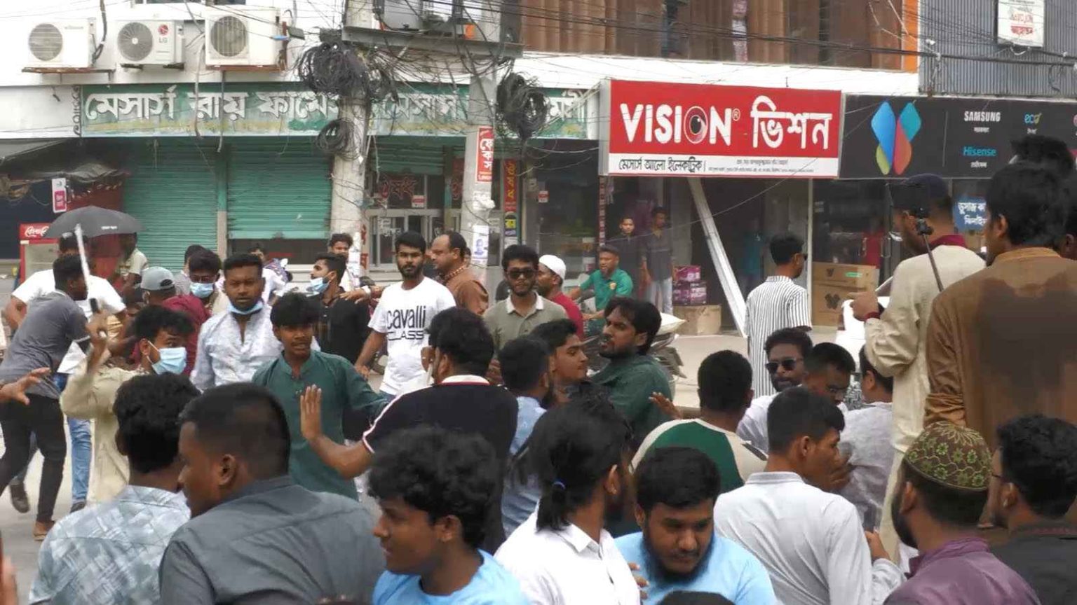 ঝিনাইদহে এনসিপির মুখ্য সংগঠক নাসীরুদ্দিন পাটোয়ারীর উপর ডিম ও ইট-পাটকেল নিহ্মেপ
