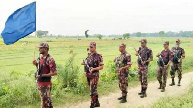 যশোরের বেনাপোল সীমান্তে চামড়া পাচার ঠেকাতে সতর্ক বিজিবি জোরদার করেছে টহল