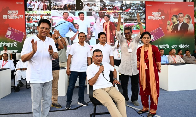 একটি মহল রাজনীতির নামে বিভ্রান্তি ছড়াচ্ছে, সতর্ক থাকুন : প্রধানমন্ত্রী