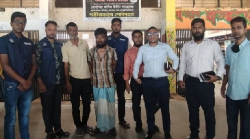 রেলওয়ে স্টেশনে ট্রেনের টিকিট কালোবাজারির দায়ে ২ জনের কারাদণ্ড