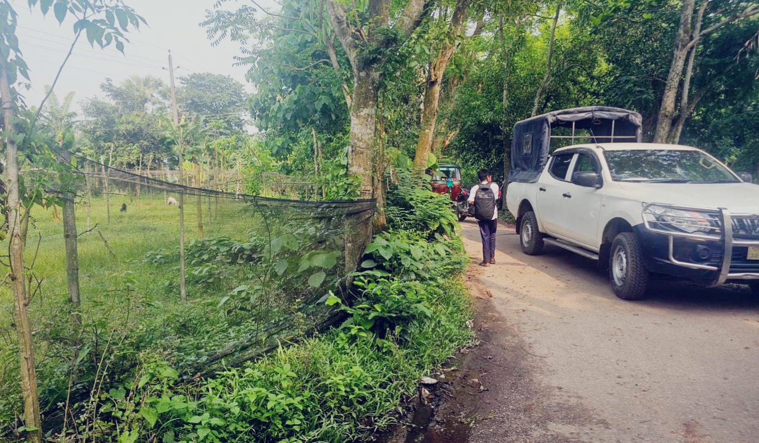 পূবাইলে ৭ লাখ টাকার হাটের পাশে ১০ হাজার টাকার নতুন হাট!এসিল্যান্ডের ভূমিকায় তোলপাড়
