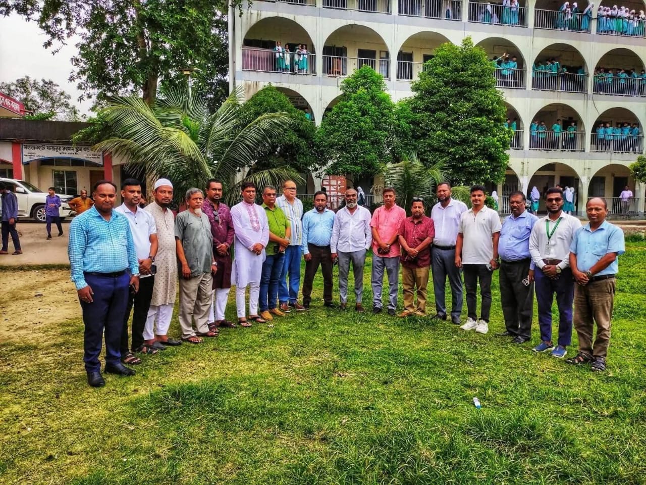 মহাজনহাট ফজলুর রহমান স্কুল এন্ড কলেজের সভা অনুষ্ঠিত