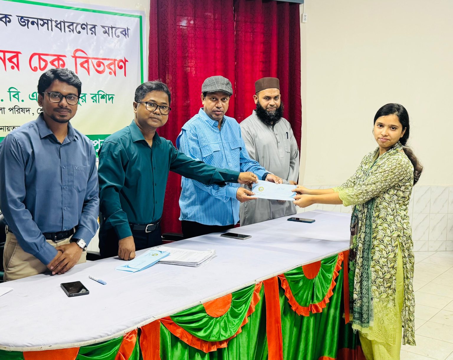 জুঁই মনির স্বপ্ন বাস্তবায়নে এগিয়ে এলেন জেলা পরিষদ প্রশাসক এবি এম মামুনুর রশিদ পলাশ