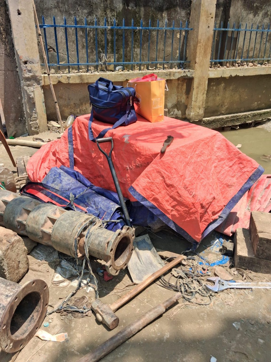 মিরপুর ১৩ নম্বর ওয়াসার বিরুদ্ধে গুরুতর অভিযোগ -দেড় মাস ধরে পানির পাম্প বিকল, চরম ভোগান্তিতে প্রায় ২০ হাজার মানুষ