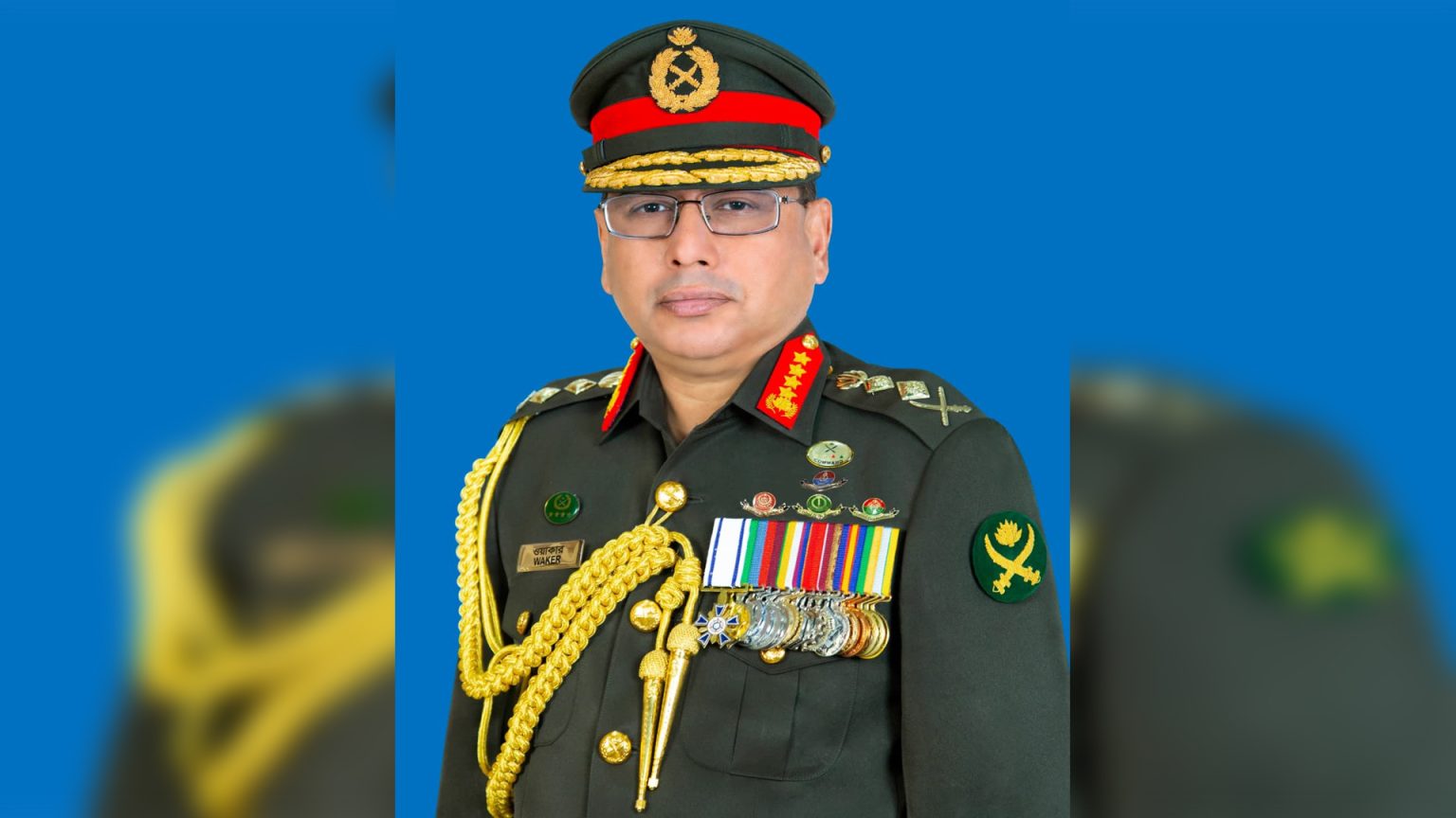 পবিত্র হজ্জ পালন শেষে দেশে ফিরেছেন সেনাবাহিনী প্রধান জেনারেল ওয়াকার-উজ-জামান