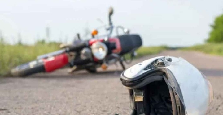 যশোরের মনিরামপুর এলাকায় মোটরসাইকেলে ঘুরতে বেরিয়ে প্রাণ গেল দুই বন্ধুর