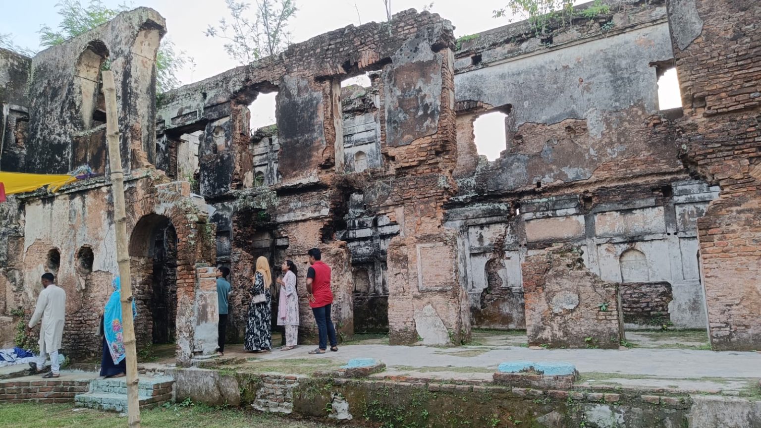 ঐতিহাসিক নিদর্শন হলো অতীত সভ্যতা, সংস্কৃতি এবং ঐতিহাসিক ঘটনা প্রামাণ্য দলিল