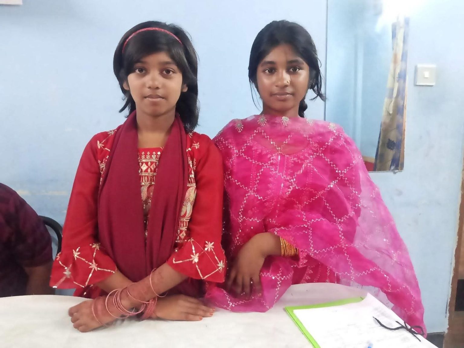 টিকটকের প্রলোভনে ঘরছাড়া দুই কিশোরী, প্রশাসনের তৎপরতায় পরিবারের কাছে প্রত্যাবর্তন