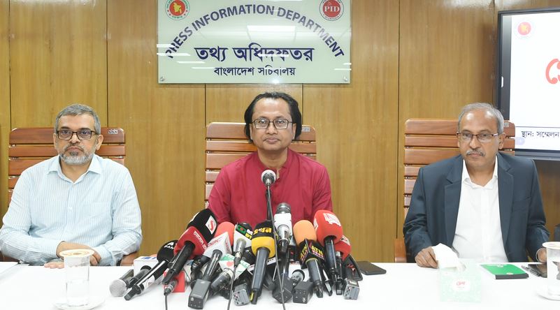 বিচারাধীন অবস্থায় আওয়ামী লীগের কর্মকাণ্ড নিষিদ্ধ থাকবে : তথ্য উপদেষ্টা