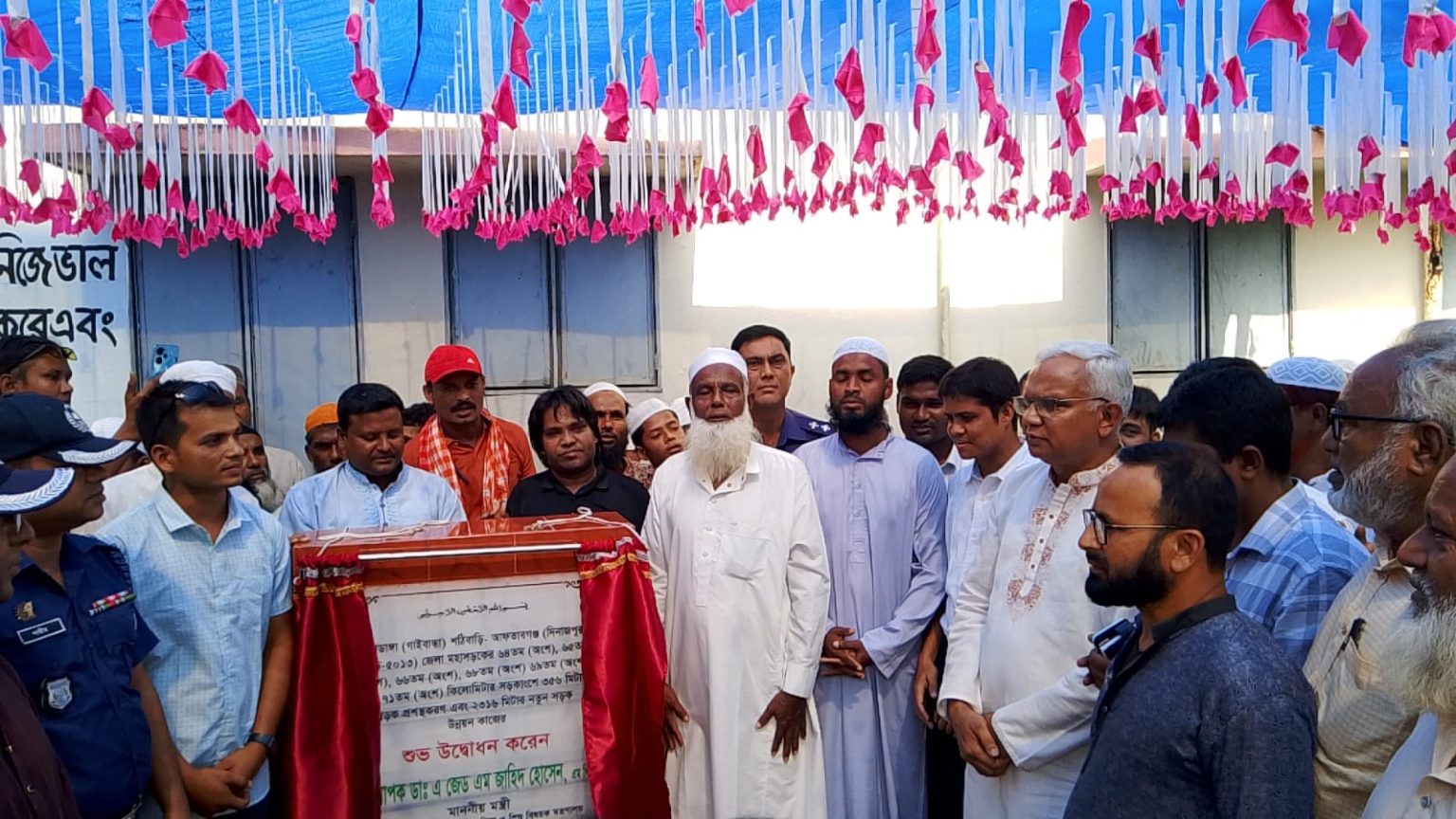 নবাবগঞ্জে সড়ক উন্নয়ন কাজের উদ্বোধন করলেন সমাজকল্যাণ মন্ত্রী