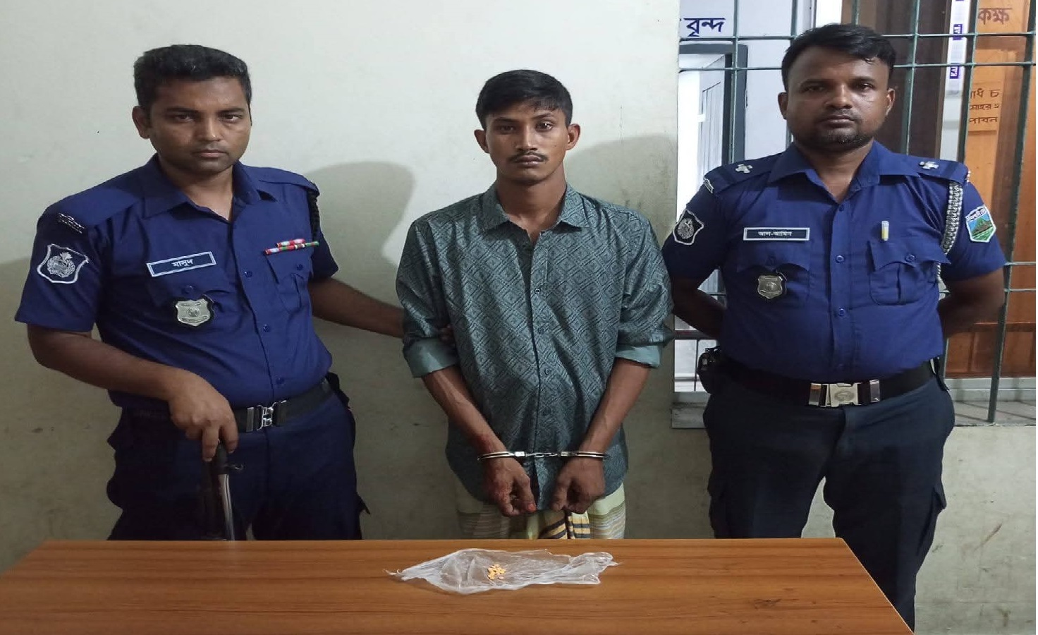 পাবনা চাটমোহর থানার বিশেষ অভিযানে ইয়াবাসহ আটক ১, মাদকদ্রব্য নিয়ন্ত্রণ আইনে মামলা