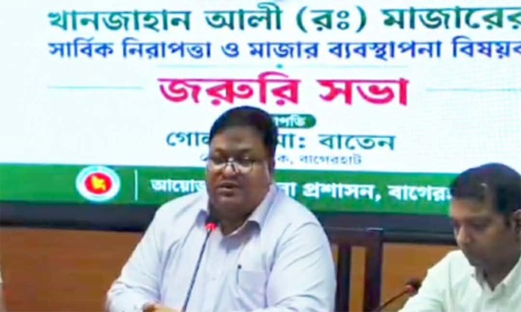 পর্যটকদের নিরাপত্তার স্বার্থে মাজারের দীঘির কুমির অপসারণ