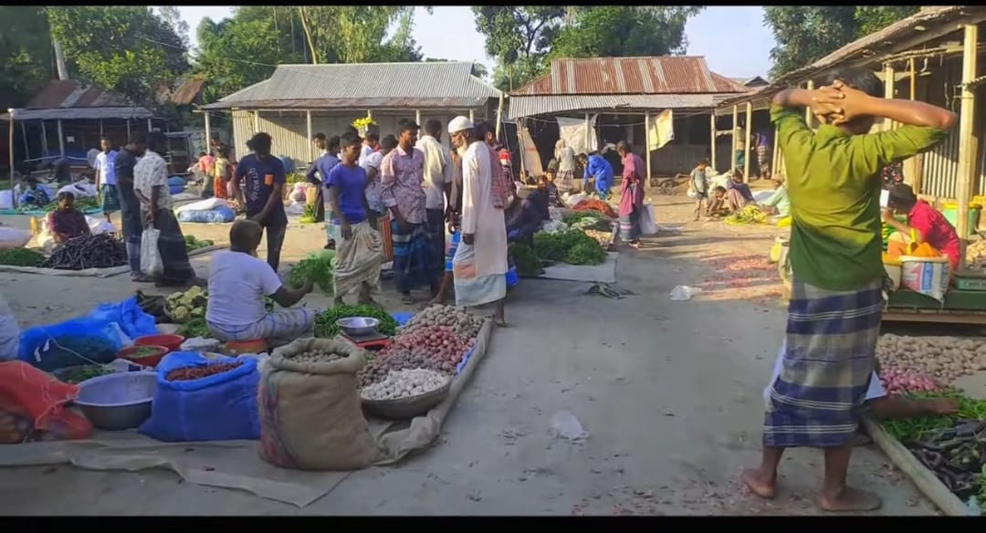 নাগেশ্বরীর মাদারগঞ্জ হাটের খাজনা উত্তোলন বাধার অভিযোগ