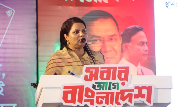 ফ্যামিলি কার্ড অস্বচ্ছল পরিবারের সক্ষমতার প্রতীক হয়ে উঠবে