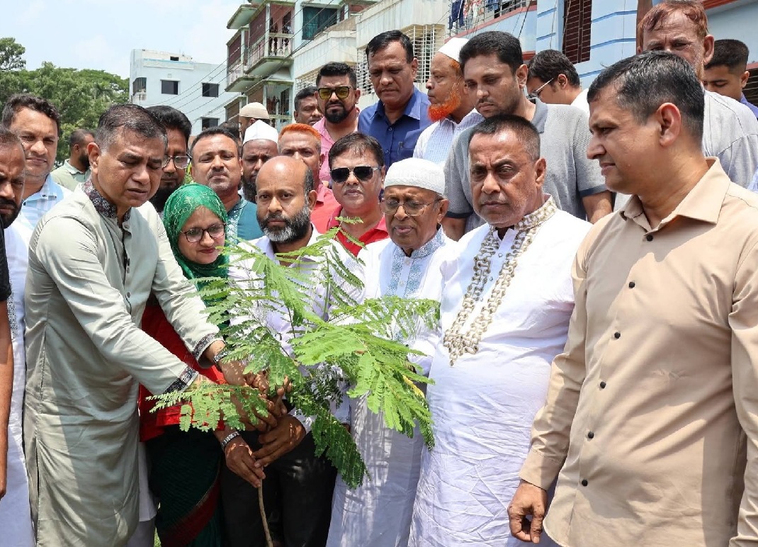 অন্নদা সরকারি উচ্চ বিদ্যালয়ে বৃক্ষরোপণ কর্মসূচি উদ্বোধন