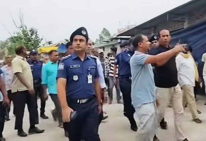 রংপুর রেঞ্জ এর ডিআইজি শ্রী শ্রী রাধাগোবিন্দ ও কালী মন্দির পরিদর্শন করেন