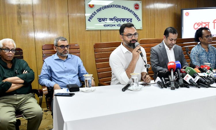 ঢাকাসহ দেশের বিভিন্ন স্পটে বড় পর্দায় দেখানো হবে বিশ্বকাপ ফুটবল : ক্রীড়া প্রতিমন্ত্রী