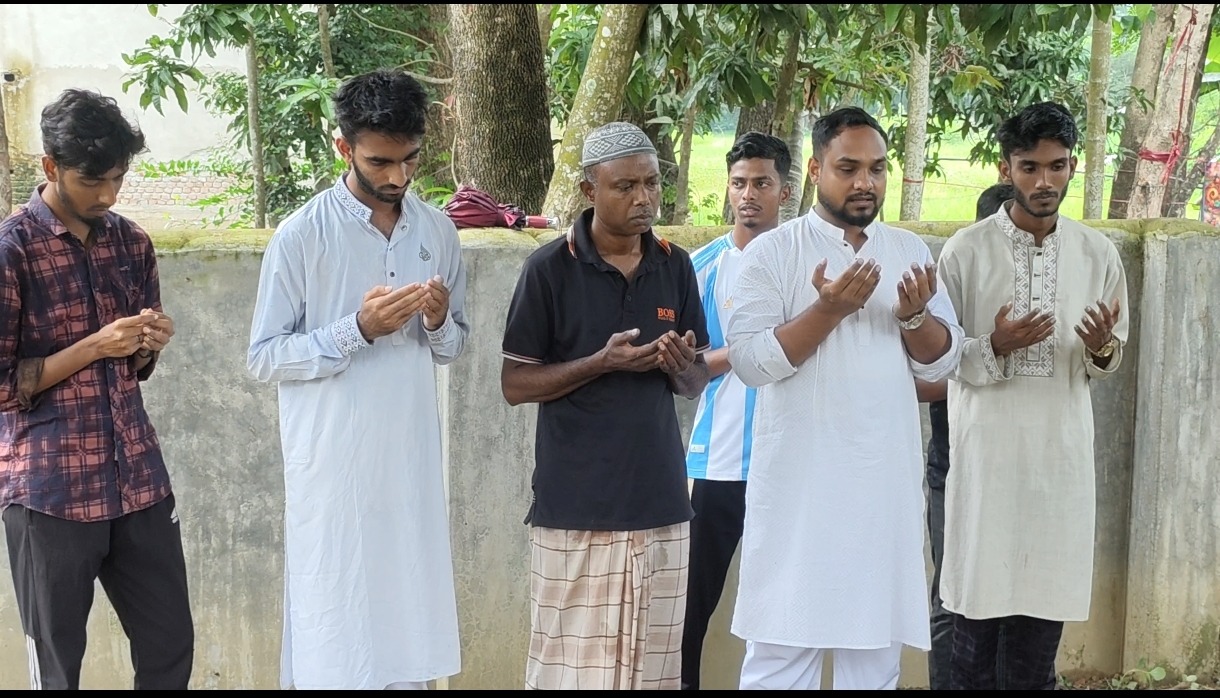 নিহত শিশু জায়হানের কবর জিয়ারত ও পরিবারের পাশে এনসিপি নেতা সাজ্জাদ হোসেন