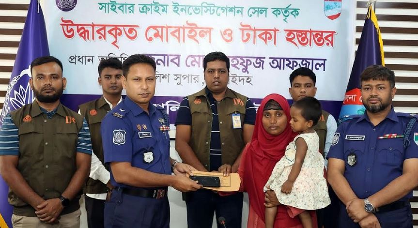ঝিনাইদহে হারানো ৯১টি মোবাইল উদ্ধার, মালিকদের ফেরত দিয়েছে পুলিশ