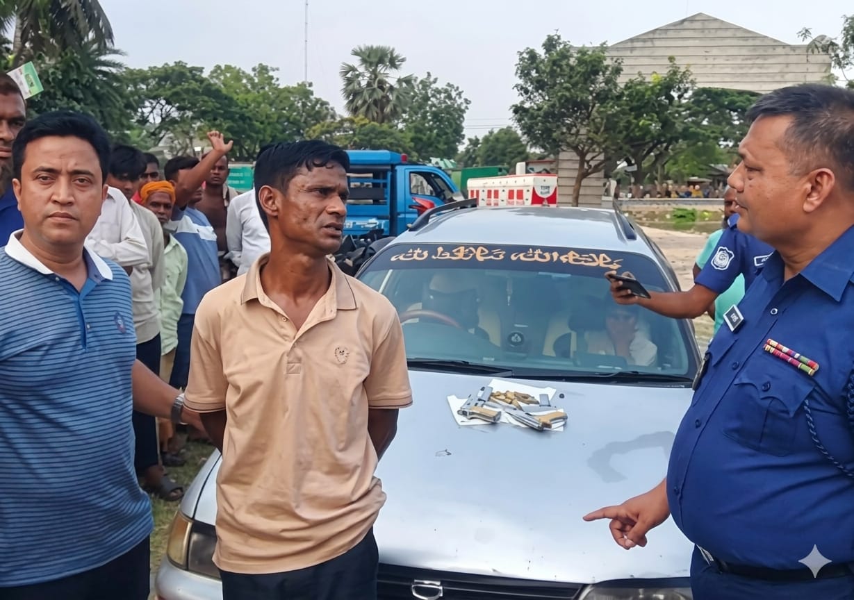 গোদাগাড়ীতে প্রাইভেটকারে অস্ত্রের চালান আটক, বিদেশি পিস্তল-গুলি উদ্ধার