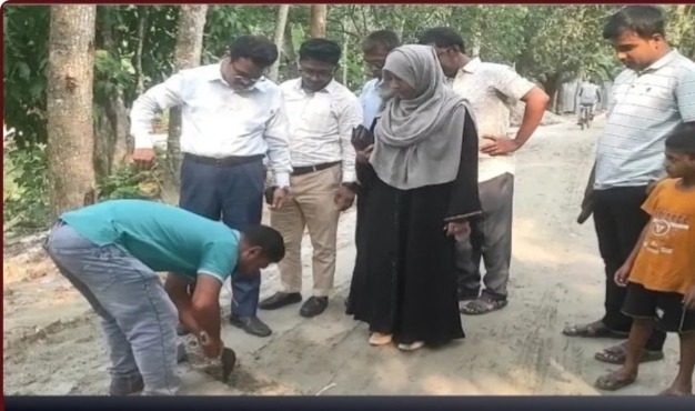 এডিপির রাস্তা নির্মাণ কাজে অনিয়ম ঠেকাতে ঝিকরগাছায় প্রশাসনের মাঠ পরিদর্শন