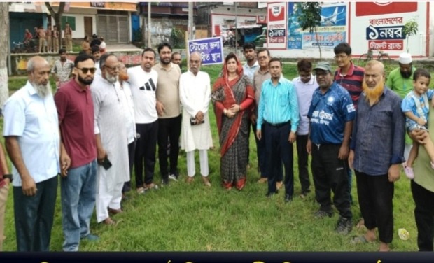 ঝিকরগাছার ঐতিহ্যবাহী বিএম মাঠে দৃষ্টিন্দন স্টেজ নির্মানের শুভ উদ্ভদন করেন এমপি সাবিরা সুলতানা