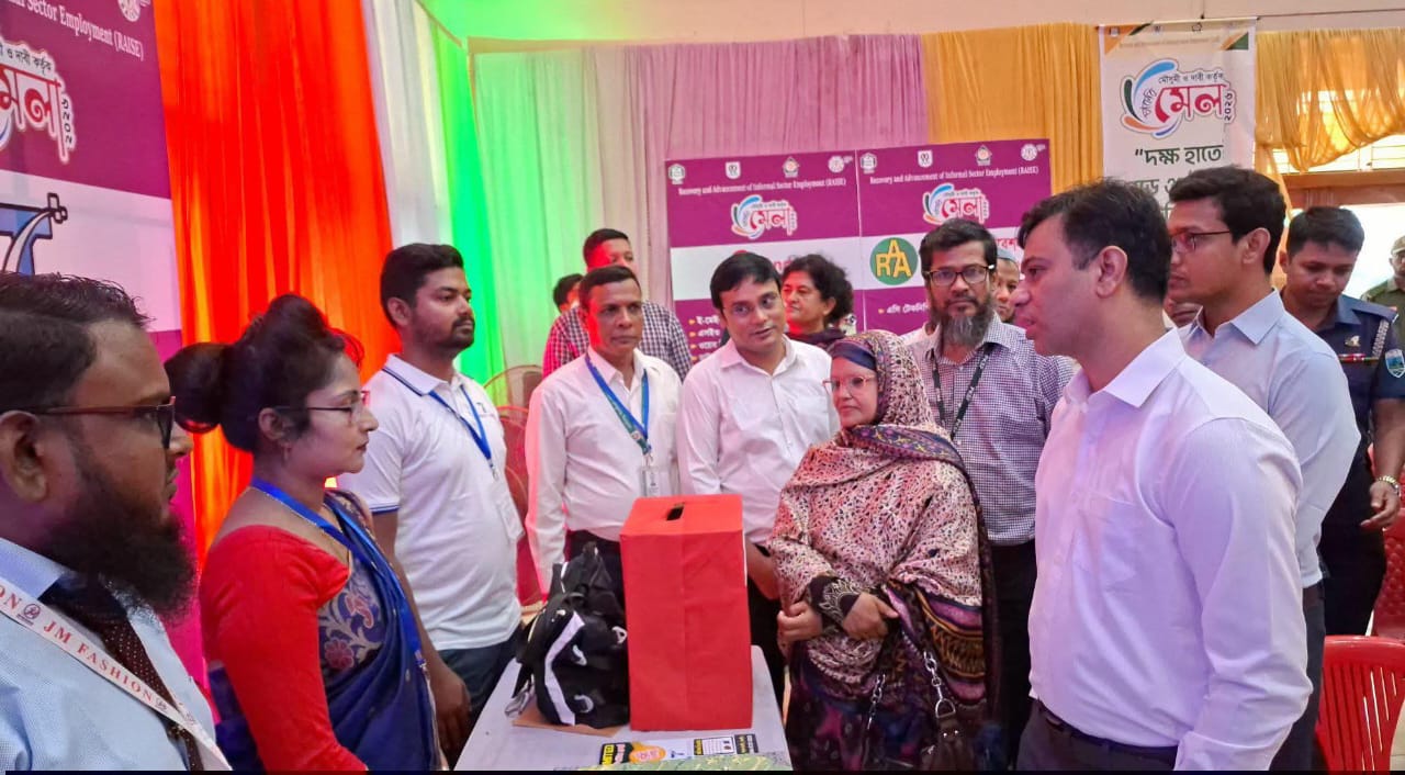 কর্মসংস্থান সৃষ্টিতে নওগাঁয় চাকুরী মেলা