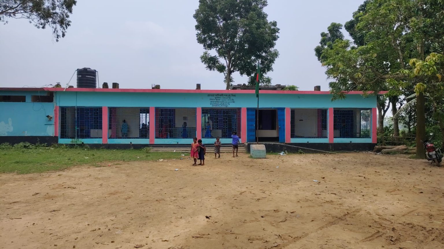 ঘোড়াঘাটে প্রধান শিক্ষকের বিরুদ্ধে মানহানি ও হয়রানির অভিযোগ