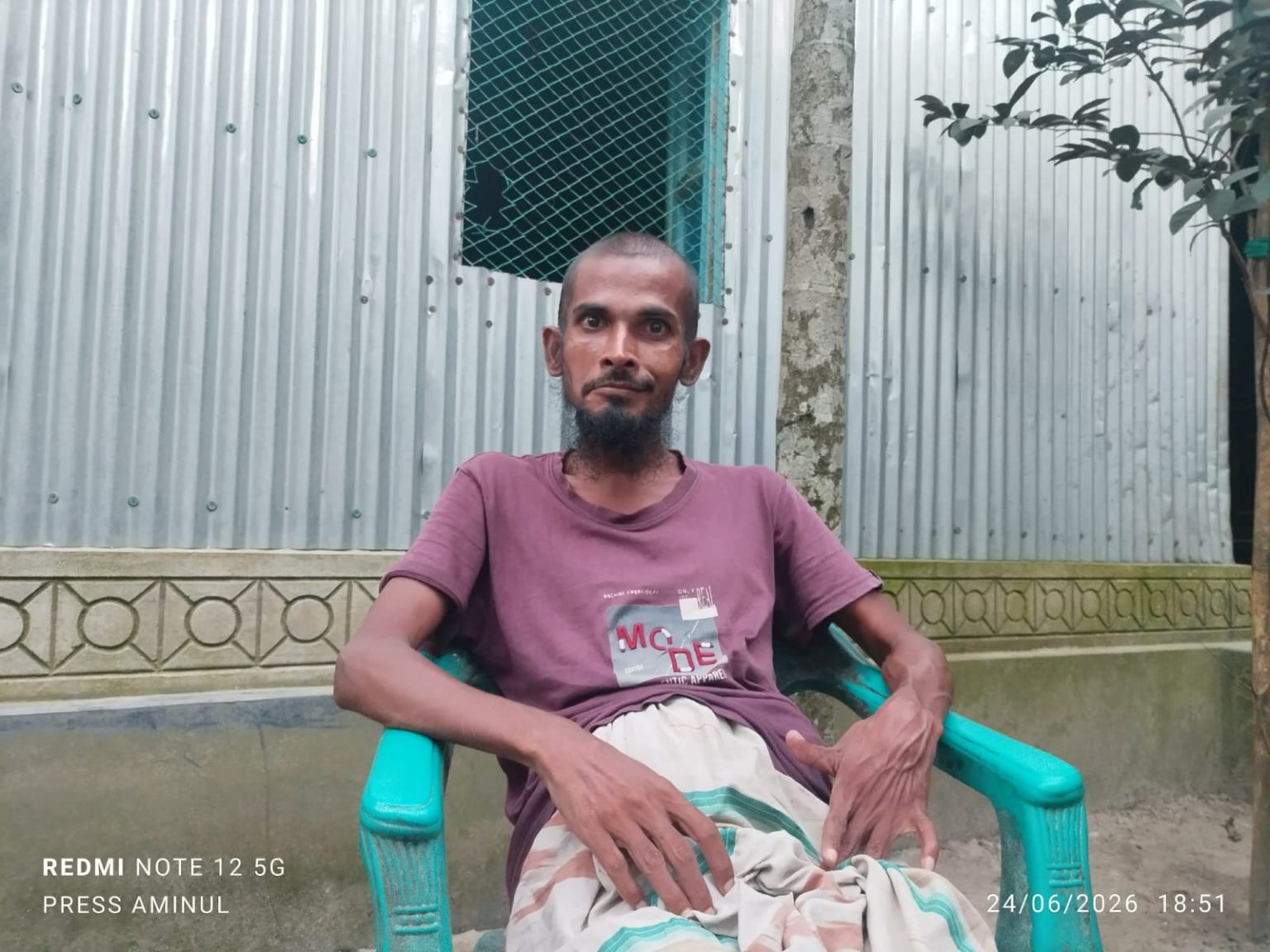 এক অজানা রোগে আক্রান্ত সাবেক ইমাম, পরিবার নিয়ে চরম দুর্ভোগে জামান খন্দকার