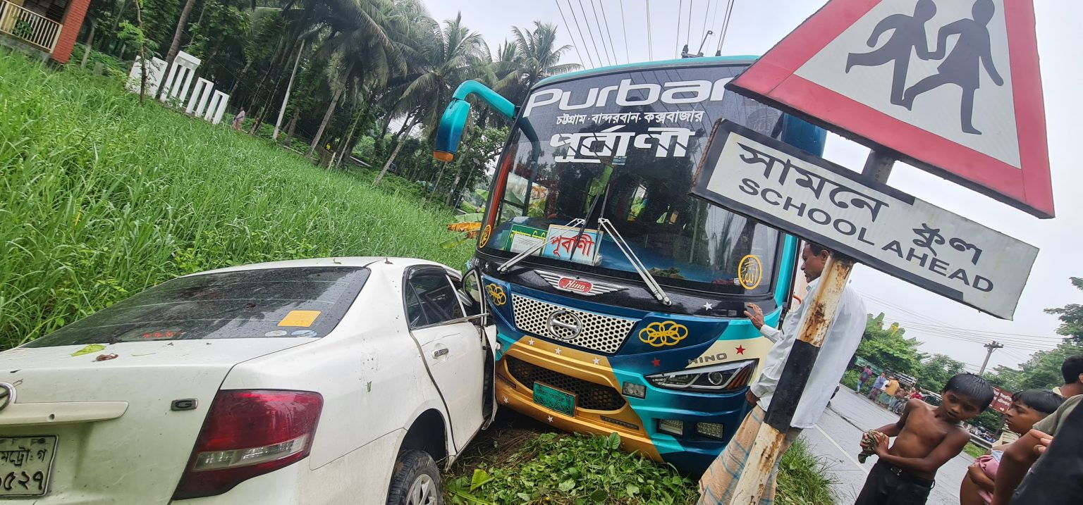 পটিয়া বাইপাসে পূর্বাণী বাস-প্রাইভেট কার মুখোমুখি সংঘর্ষে আহত ৫