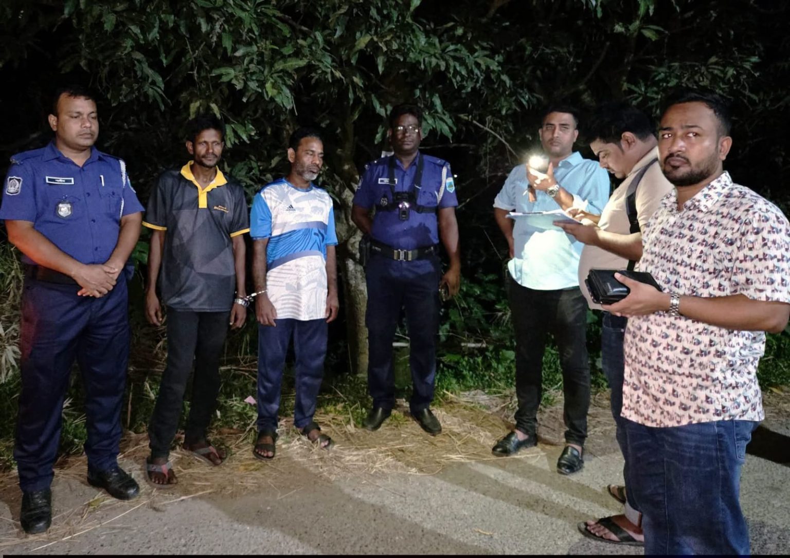পাবনা, ভাঙ্গুড়ায় পুলিশ অভিযান চালিয়ে মাদক সেবনের অভিযোগে দুই জনকে আটক ও কারাদণ্ড