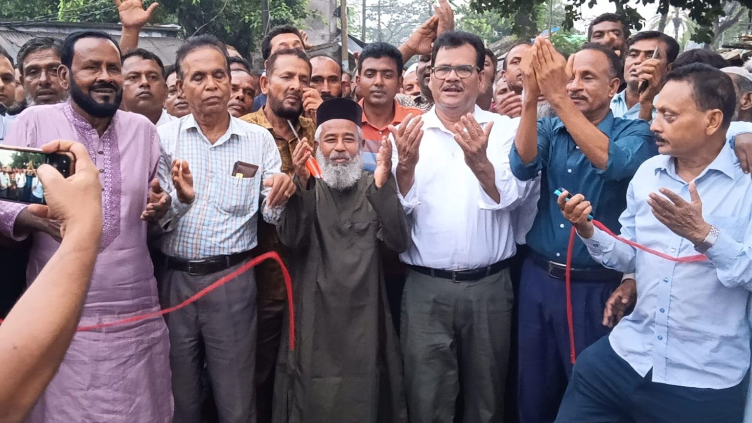 তালায় মহান্দী-কাশিমনগর ভায়া খলিলনগর সড়কের পুনঃসংস্কার কাজের উদ্বোধন 