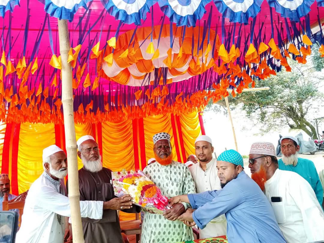 ভাঙ্গুড়ায় আবেগঘন আয়োজনে প্রবীণ শিক্ষকের বিদায়