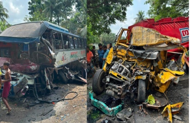 খুলনায় ট্রাক ও দুই বাসের ত্রিমুখী সংঘর্ষে আহত ২৪