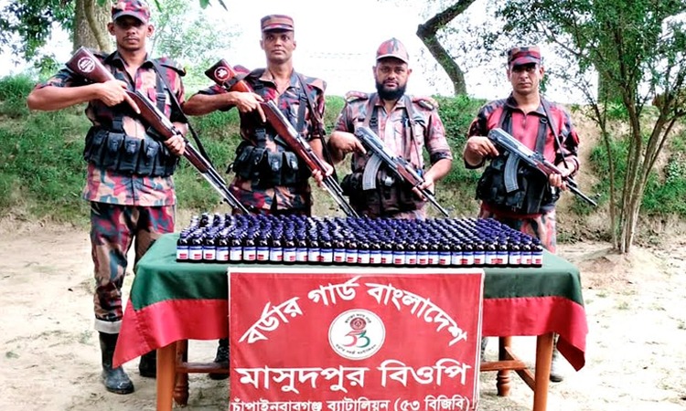 চাঁপাইনবাবগঞ্জে ভারতীয় সিরাপ জব্দ