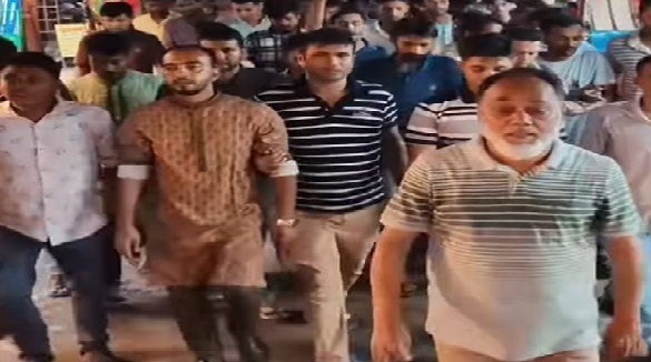 ১২ জুলাই রবিবার সাবেক সদস্য সচিব ওয়াহিদুজ্জামান লাভলু গাজী নেতৃত্বে আনন্দ মিছিল