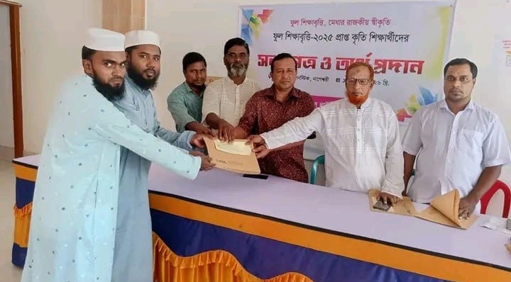 কুড়িগ্রামে পূর্ণ শিক্ষাবৃত্তি অর্জনে শীর্ষে আল-কাওছার মেরিট মাদরাসা, নাগেশ্বরী