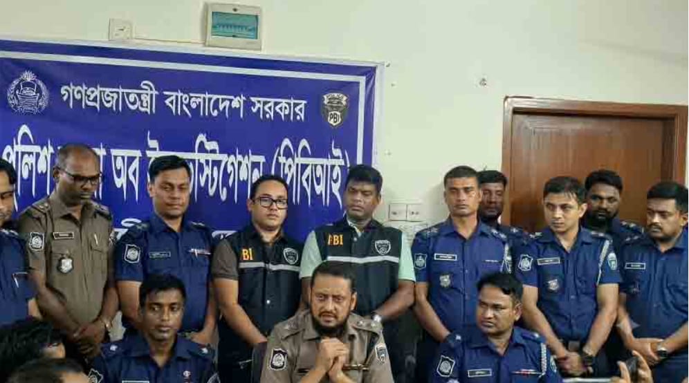 গাজীপুর সিটিতে হোটেল কক্ষে গৃহবধূ হত্যা; ২৪ ঘণ্টায় রহস্য উদ্ঘাটন করলেন পিবিআই