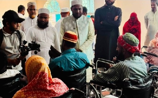 ২৫ প্রতিবন্ধীর মাঝে হুইল চেয়ার বিতরণ করলেন আতাউর রহমান সরকার