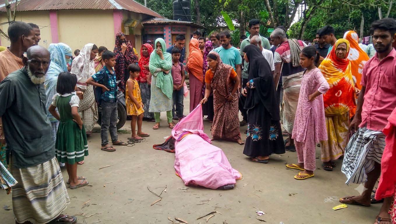 টয়লেটের ট্যাংকিতে মিলল স্কুলশিক্ষিকার লাশ, হত্যার অভিযোগ