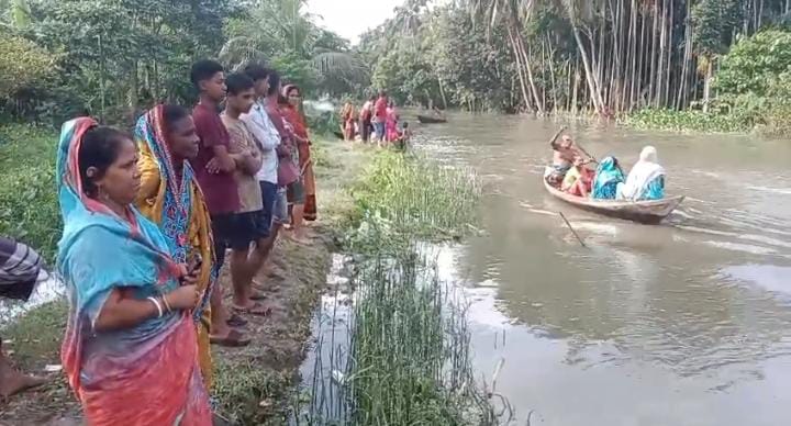 পেয়ারা বাগানের খালে ঝাঁপ দিয়ে পর্যটক কিশোর নিখোজ