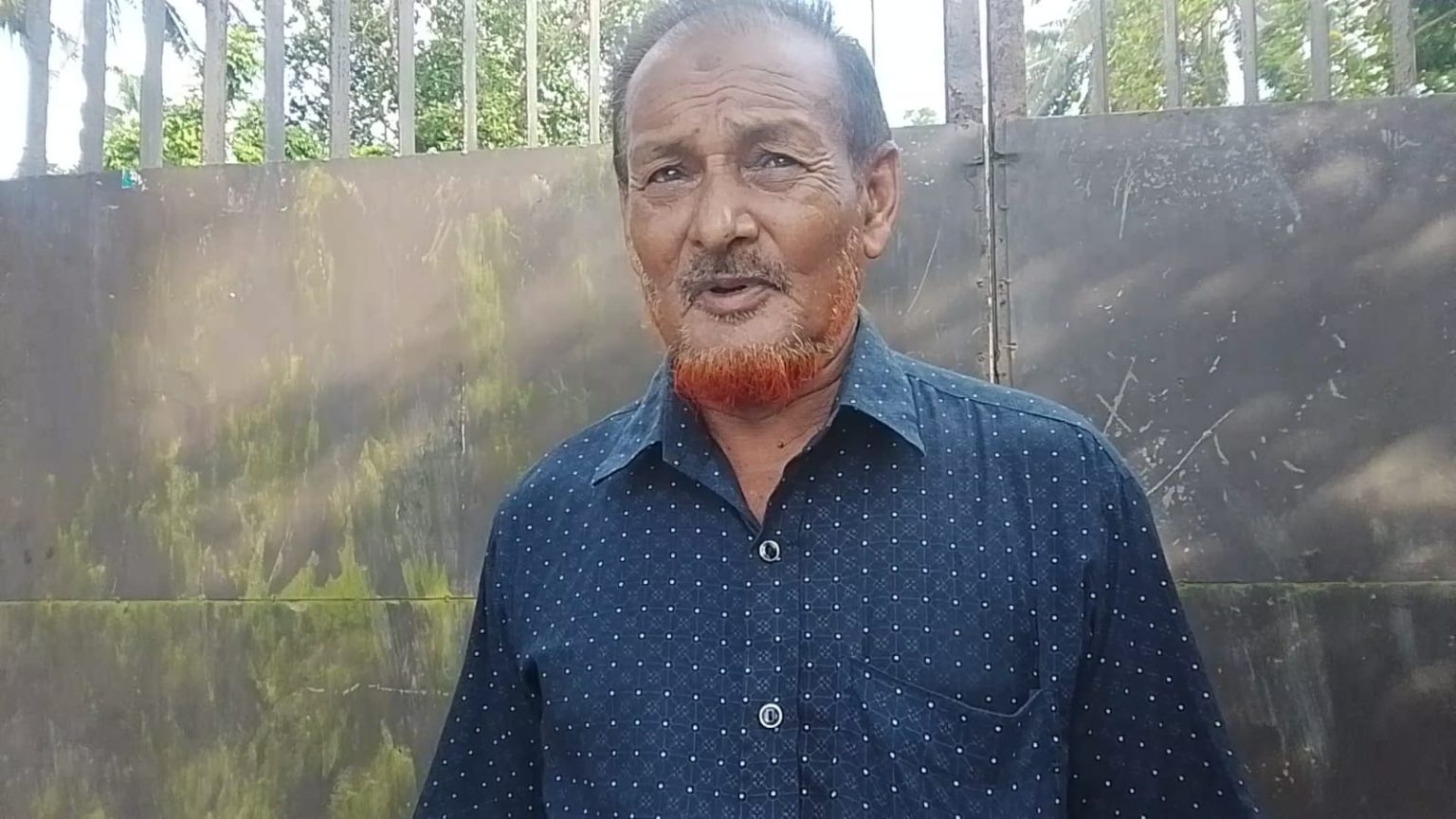 বিনা বেতনে ২০ বছর পাহারা! পরিবার নিয়ে মানবেতর জীবন কাটছে প্রহরী নুরুজ্জামানের